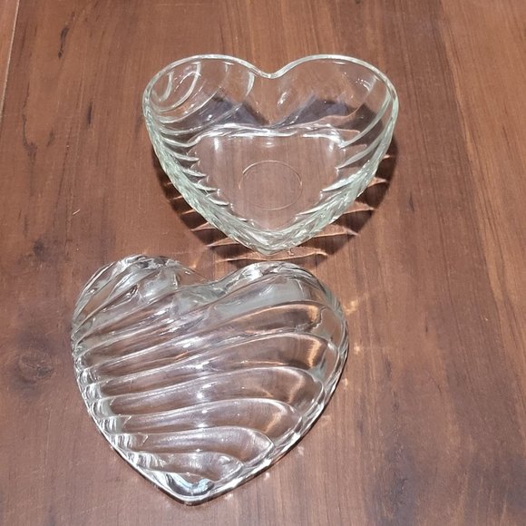 Vintage Heart Shape Crystal Clear Glass Trinket Box Candy Dish - Picture 13 of 13